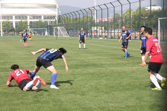 文班25+9马刺大胜爵士 布克40分太阳逆转快船