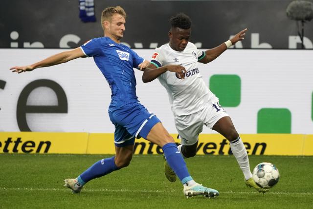 羽毛球亚锦赛：石宇奇男单登顶 国羽两冠两亚收官